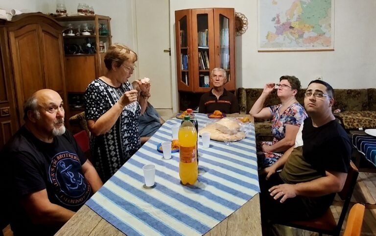 Szent Mónika ünnepén együtt ünnepelt a békési ókatolikus közösség